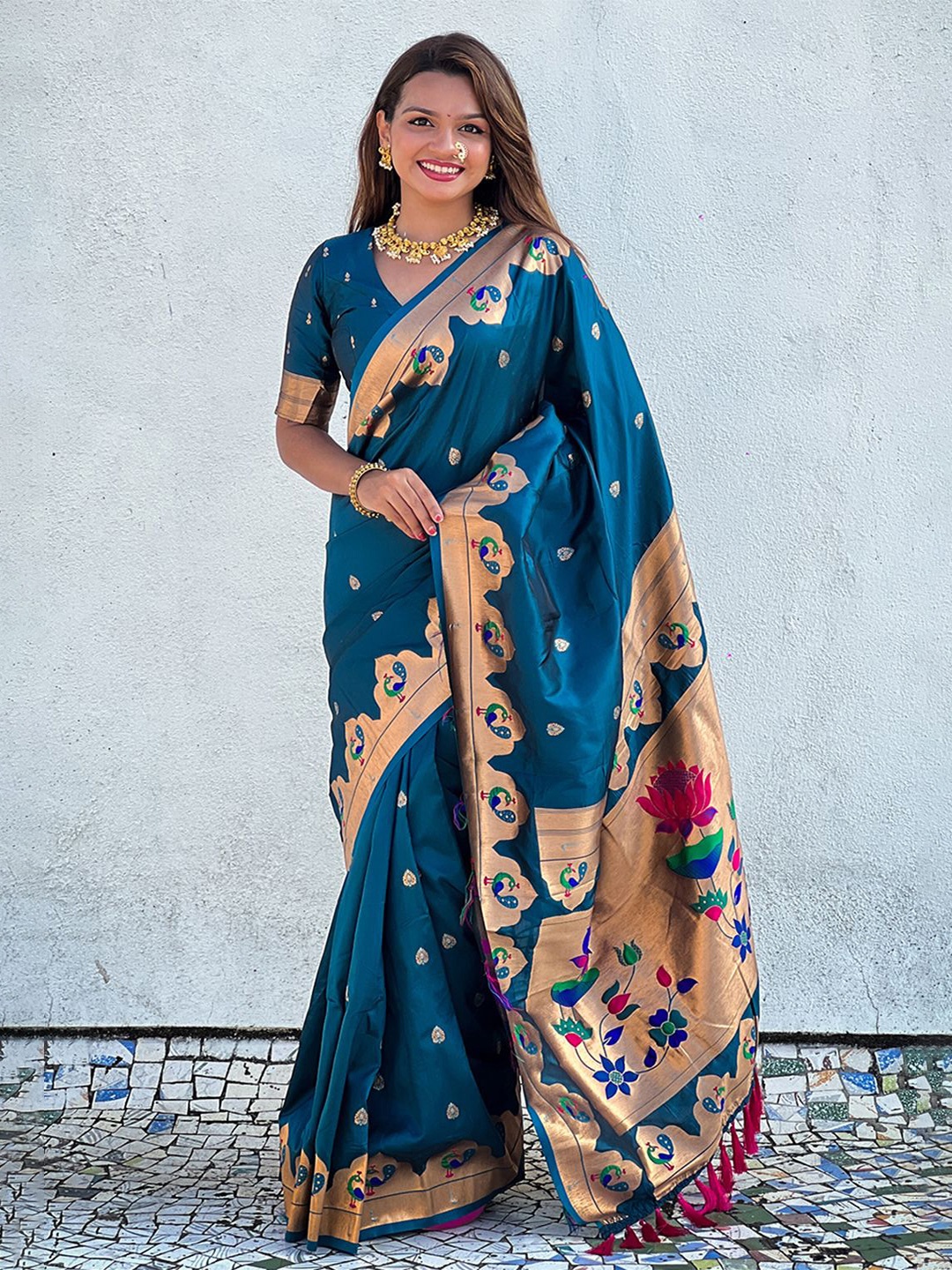 

DIVASTRI Woven Design Zari Paithani Saree, Teal