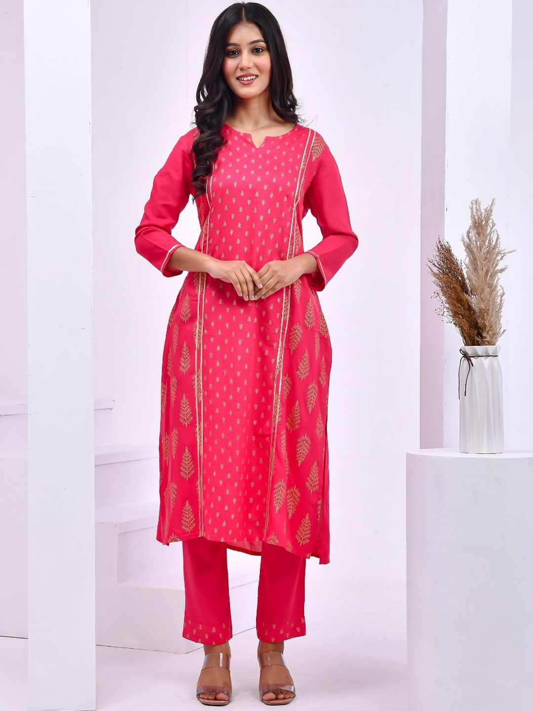 

Aspriya Floral Printed Notch Neck Straight Kurta With Trouser, Pink