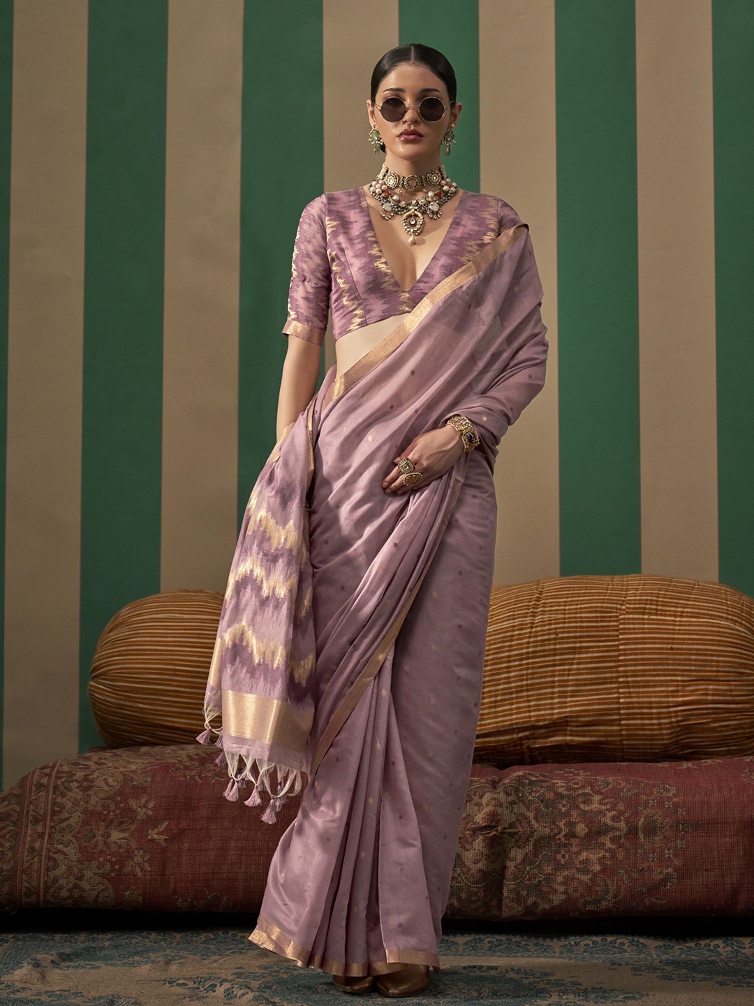 

MAHALASA Ethnic Motifs Zari Handloom Saree, Purple