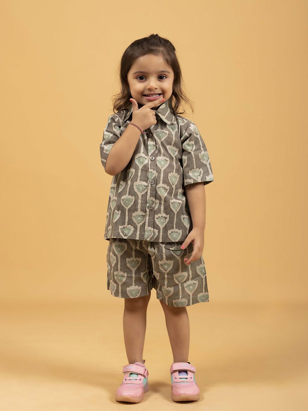 

SPARSA Kids Printed Short Sleeves Pure Cotton Shirt With Shorts, Olive