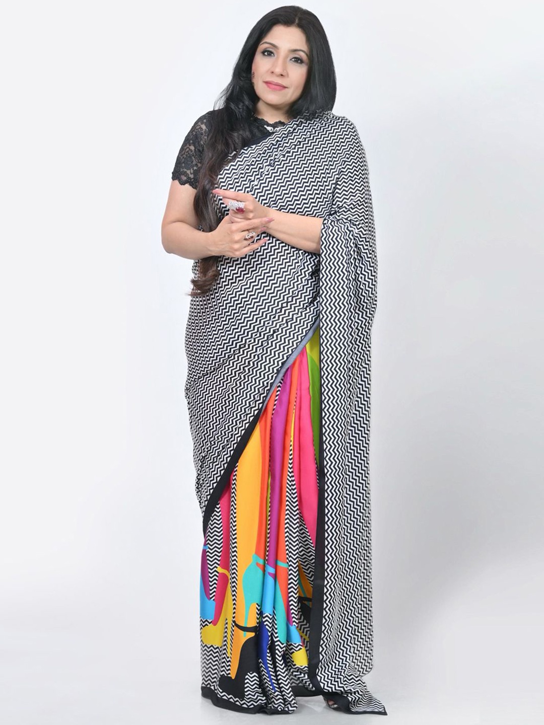 

OFFICE & YOU Geometric Printed Saree, White
