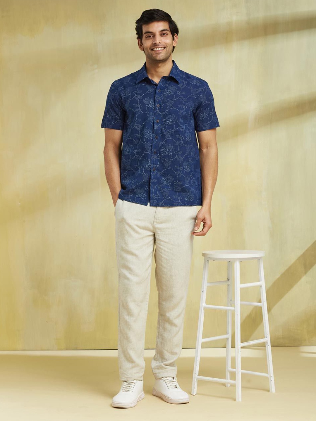 

Fabindia Men Spread Collar Floral Printed Cotton Casual Shirt, Blue
