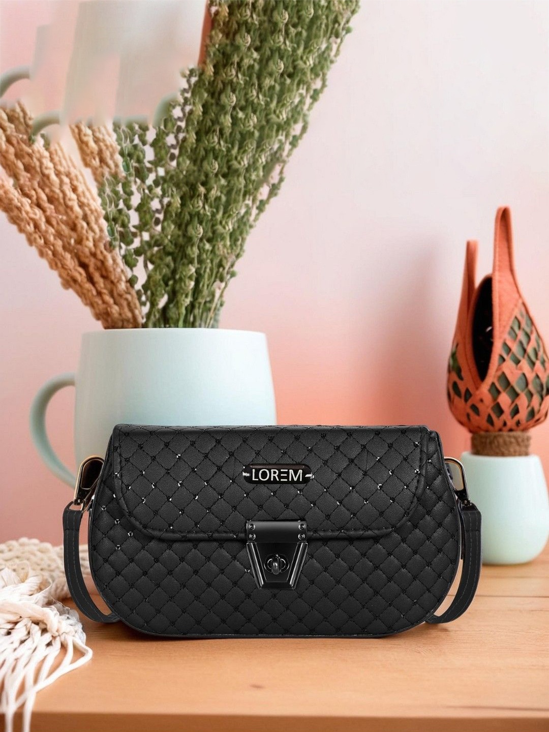 

LOREM Shoulder Bag, Black