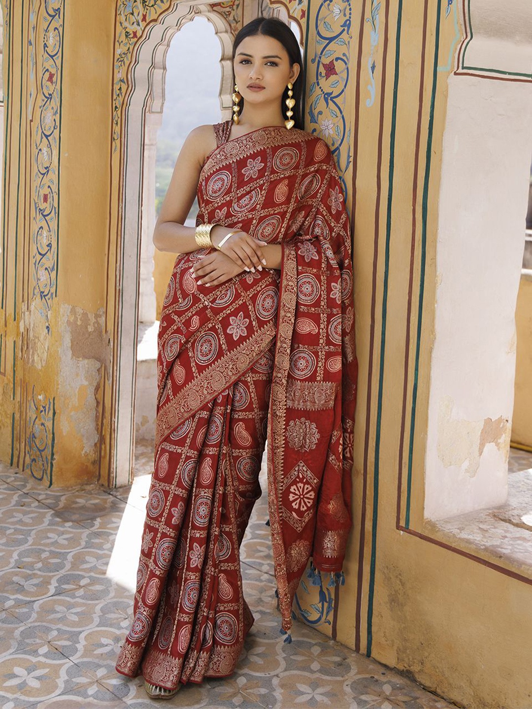 

Geroo Luxe Ajrak Block Zari Pure Silk Saree, Red