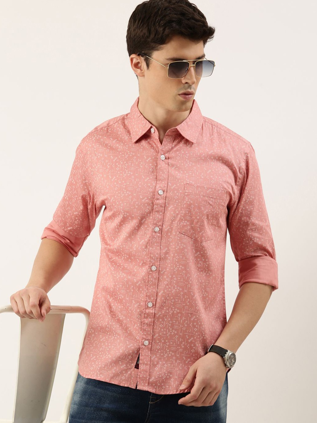

Metronaut Men Spread Collar Geometric Printed Cotton Casual Shirt, Pink