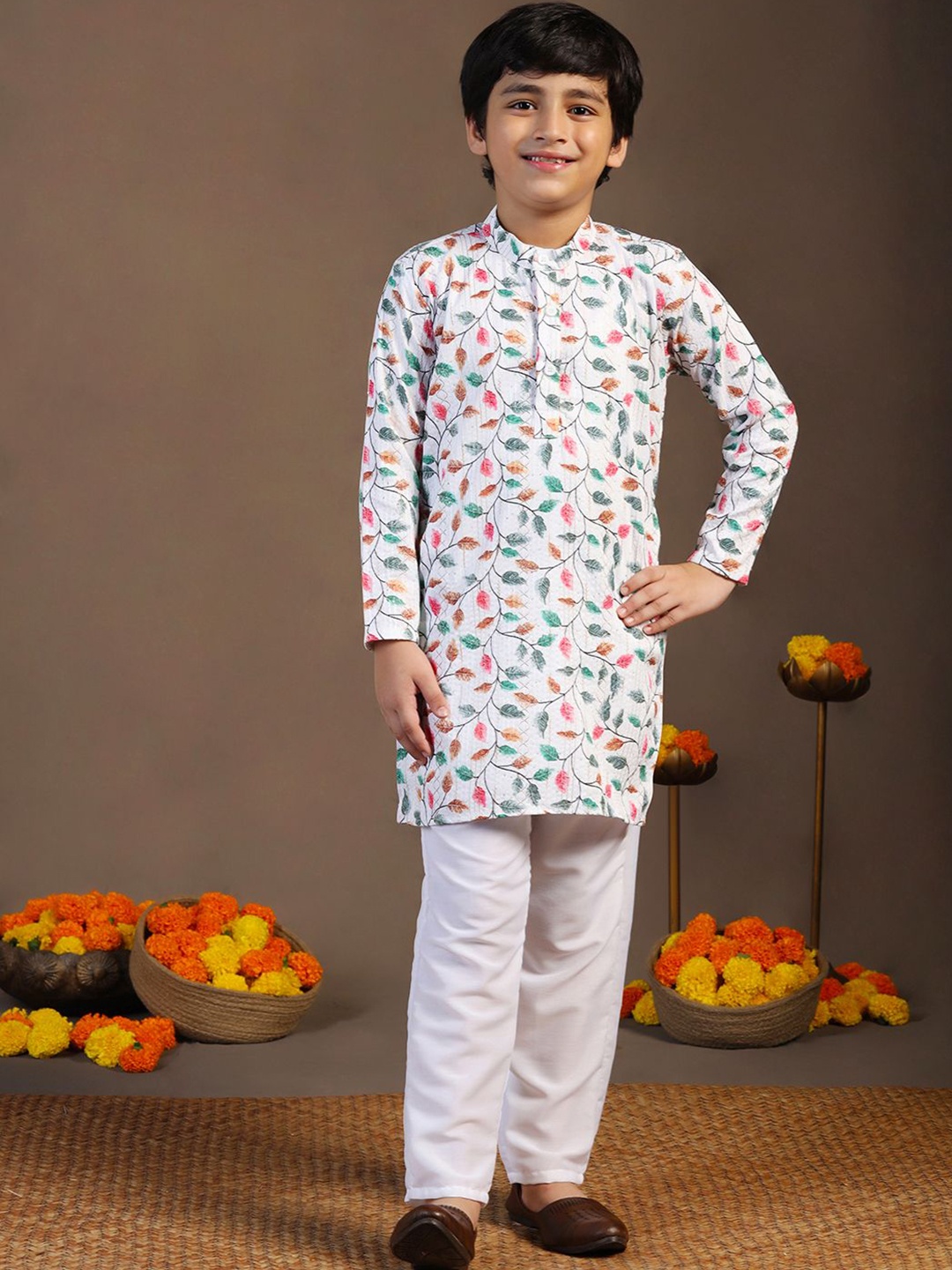 

Sangria Boys Printed Mandarin Collar Kurta Set, White