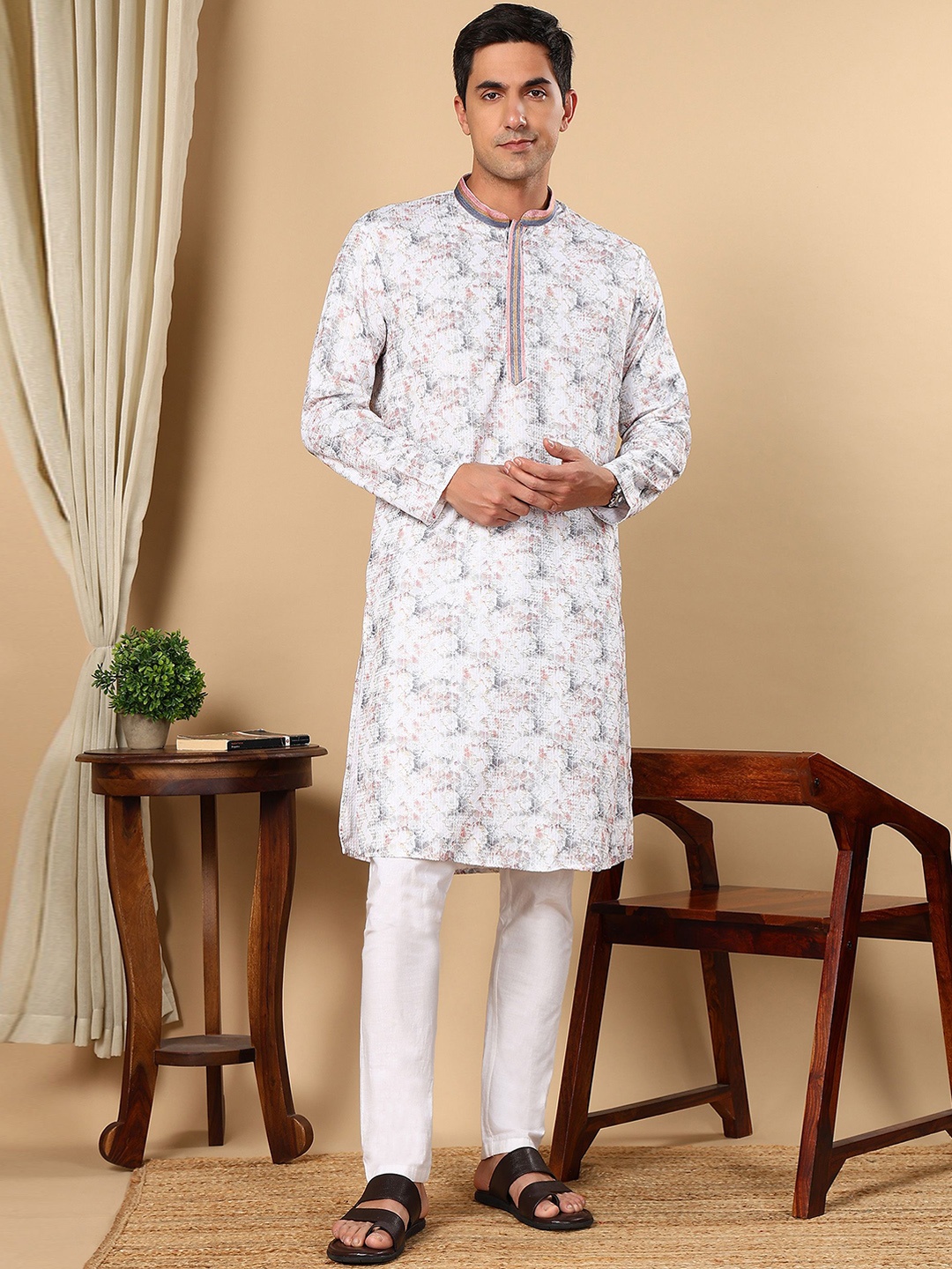 

TATTVA Abstract Printed Mandarin Collar Kantha Work Sequinned Straight Kurta, White