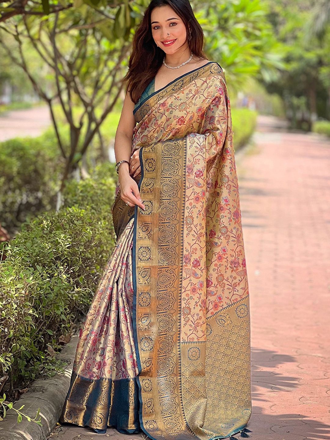 

DIVASTRI Woven Design Zari Silk Blend Dharmavaram Saree, Cream