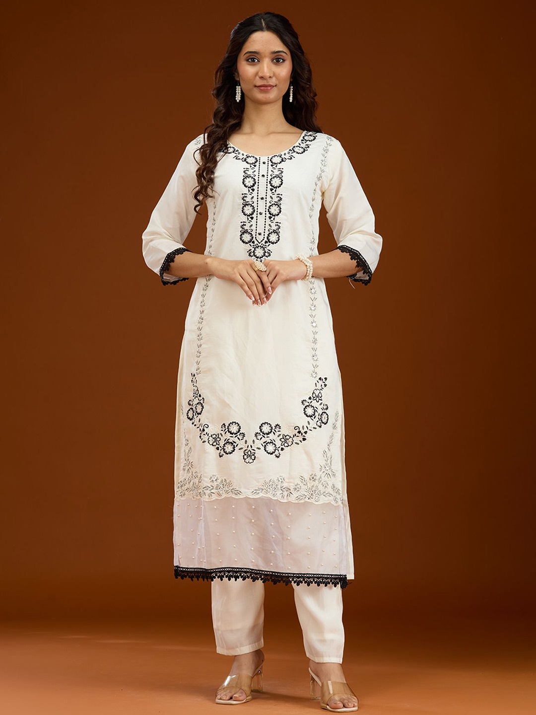 

Koskii Floral Embroidered Threadwork Semi Crepe Readymade Salwar Suit, White