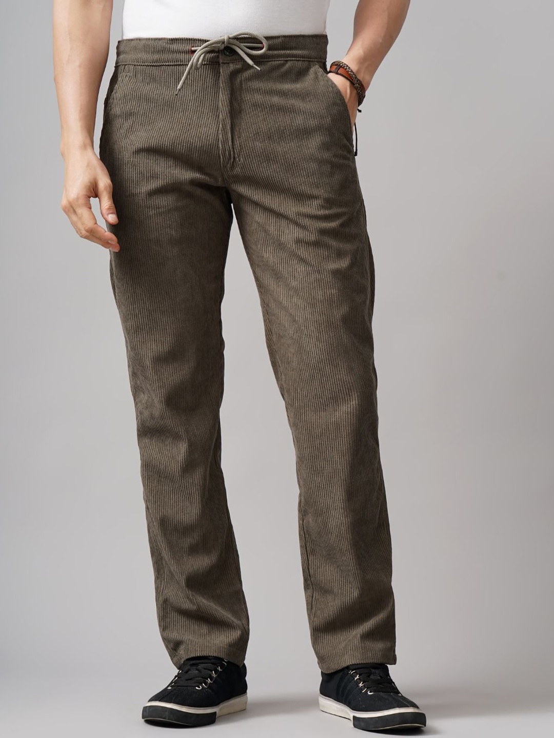 

PAUL STREET Men Relaxed Mid-Rise Corduroy Trousers, Olive