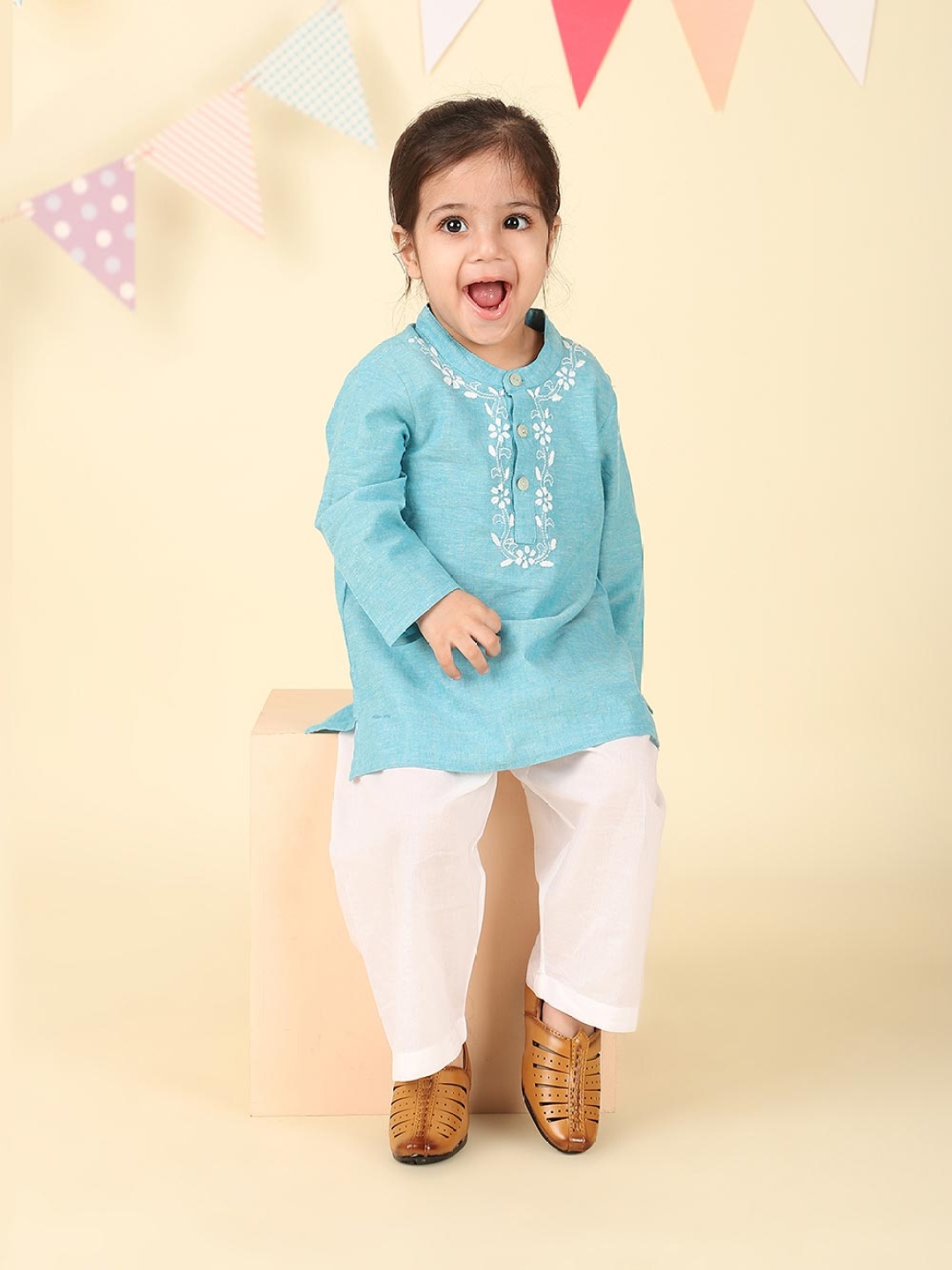 

Fabindia Boys Band Collar Thread Work Chikankari Pure Cotton Straight Kurta With Trousers, Blue
