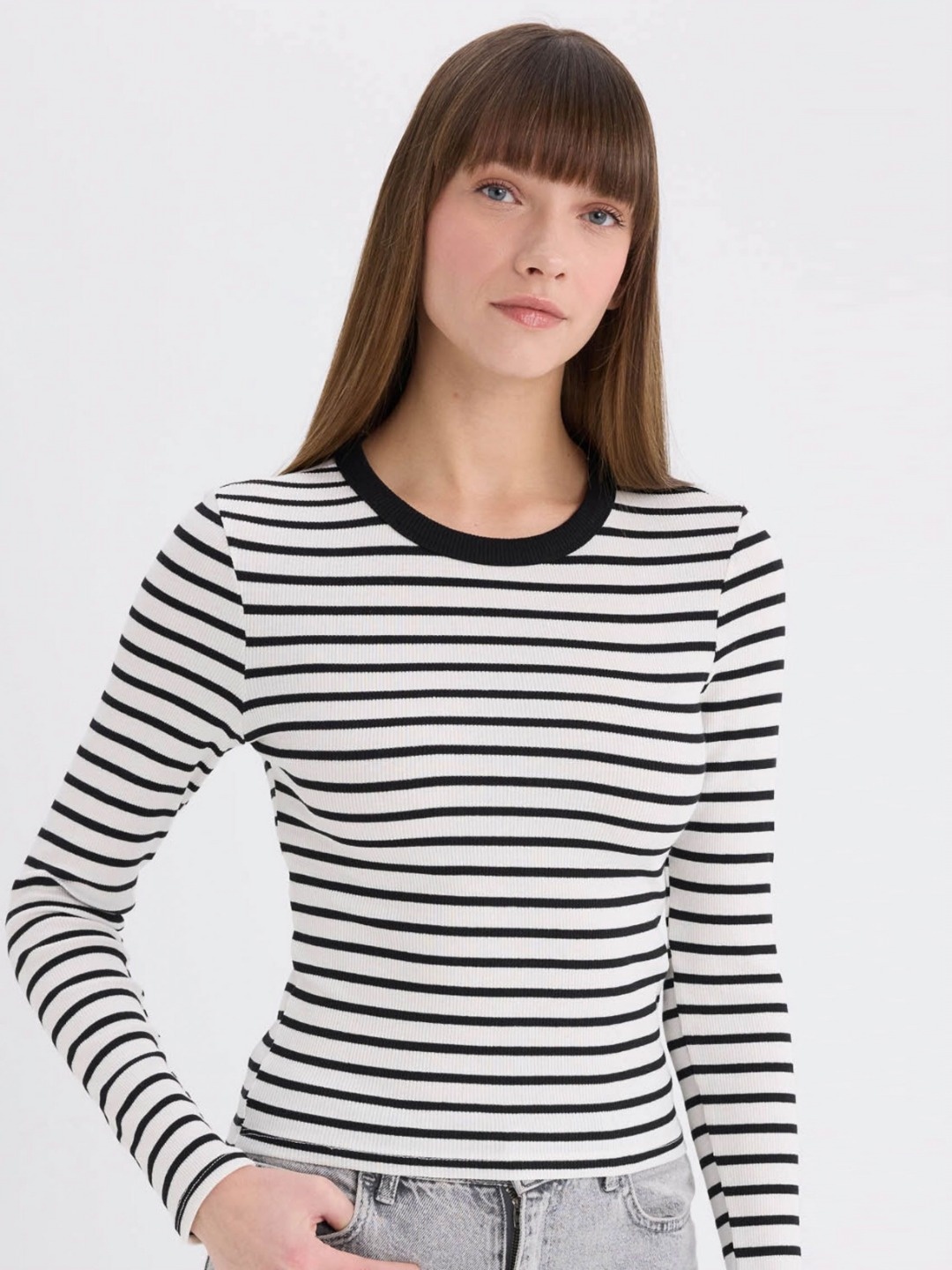 

DeFacto Women Striped Round Neck T-shirt, White