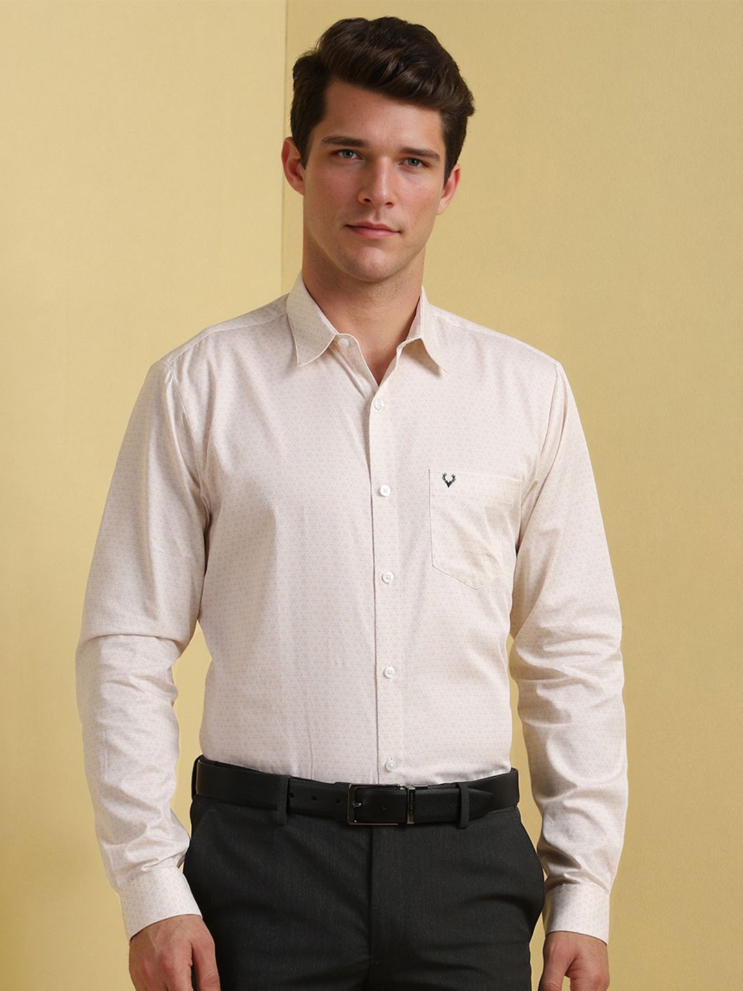 

Allen Solly Men Slim Fit Spread Collar Geometric Printed Cotton Formal Shirt, Beige