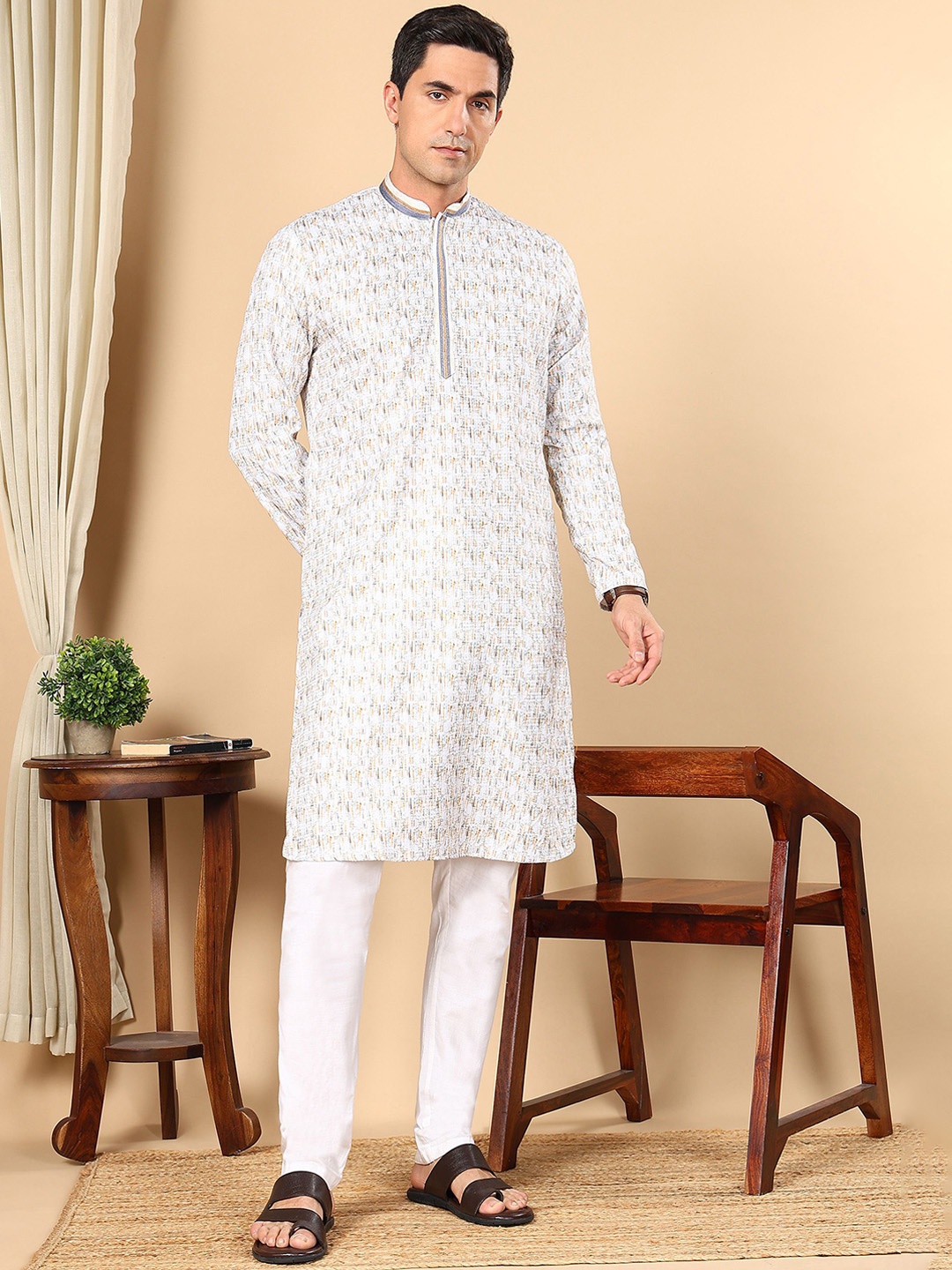 

TATTVA Abstract Printed Mandarin Collar Kantha Work Sequinned Straight Kurta, White