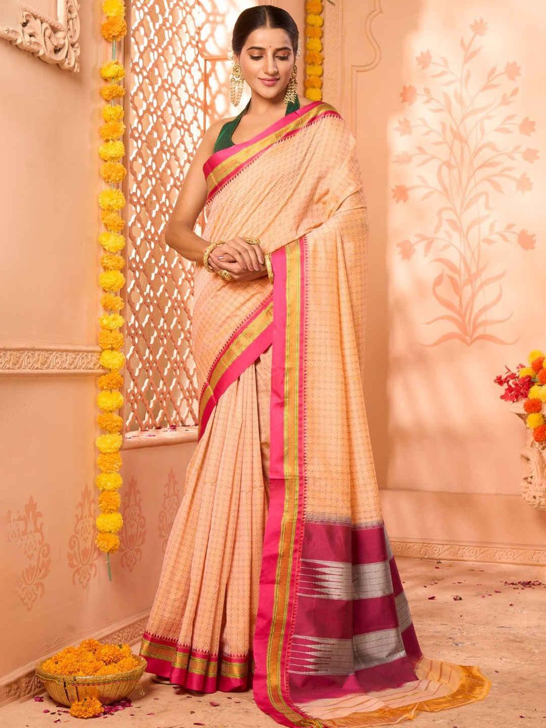 

NITARAA Woven Design Ilkal Saree With Blouse Piece, Peach