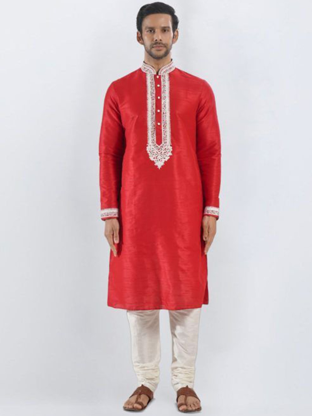 

SULAKSHACOUTUREZ Men Ethnic Motifs Yoke Design Regular Thread Work Kurta with Churidar, Red