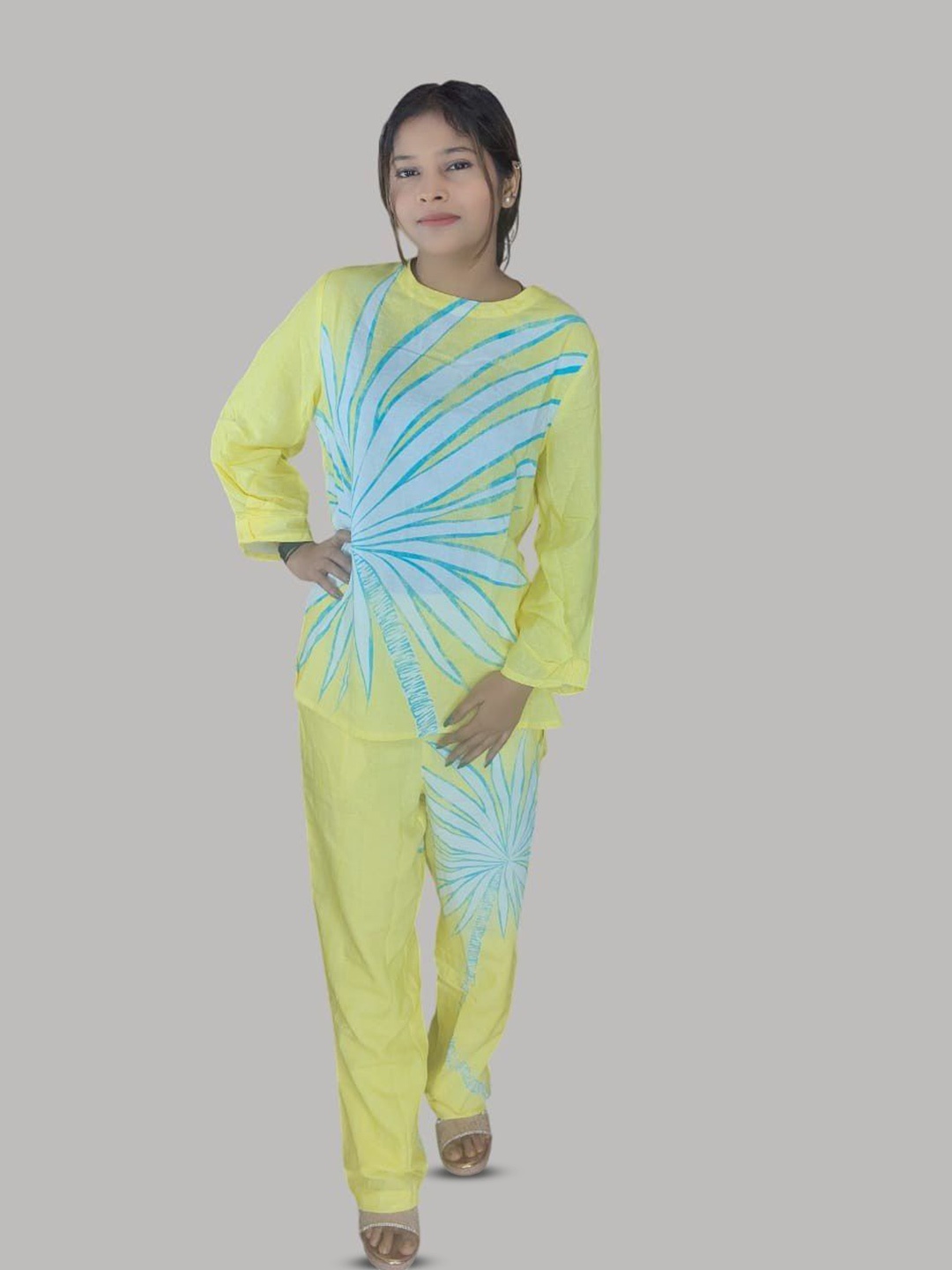 

Skinsi Floral Print Round Top With Trouser, Yellow