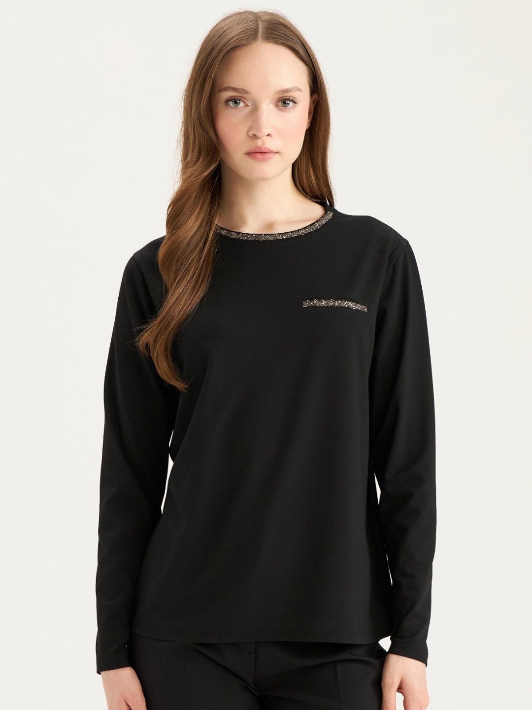 

DeFacto Women Solid Round Neck T-shirt, Black