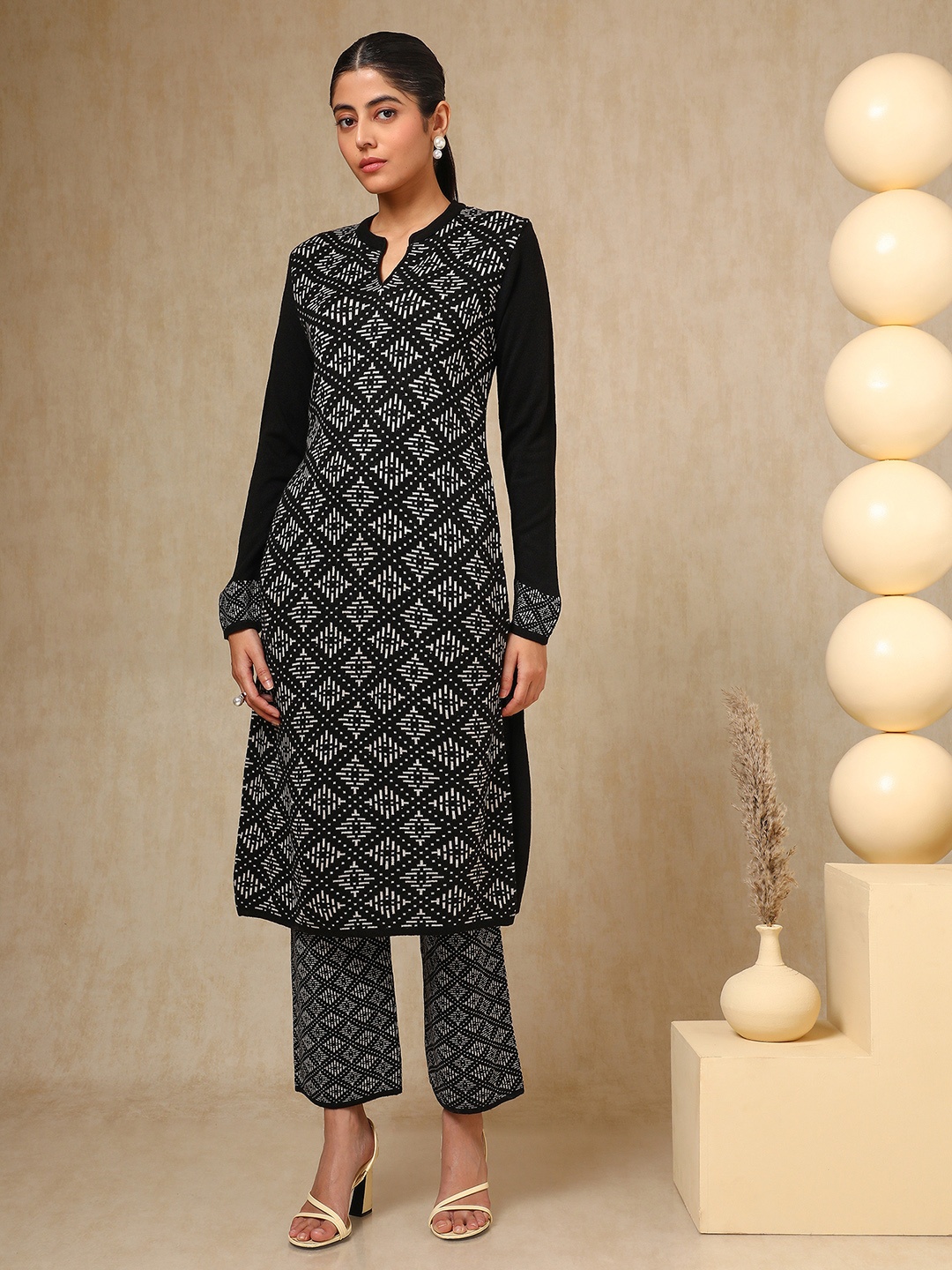 

Soch Women Printed Regular Kurta with Trousers, Black