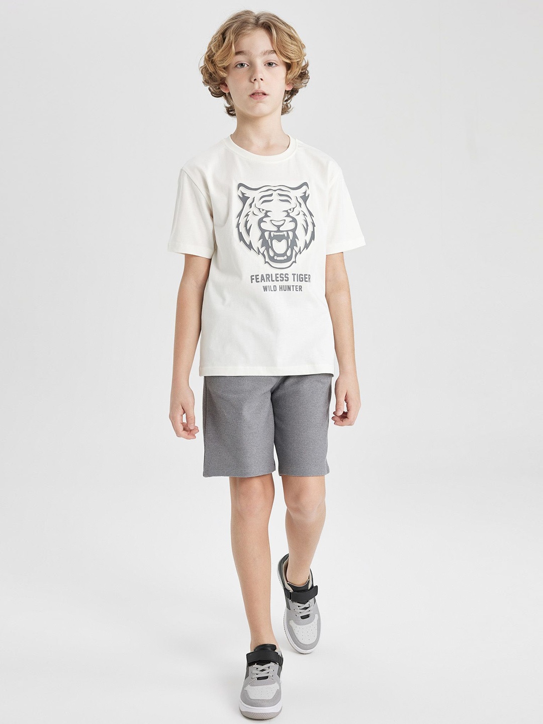 

DeFacto Boys Printed T-shirt with Shorts, White