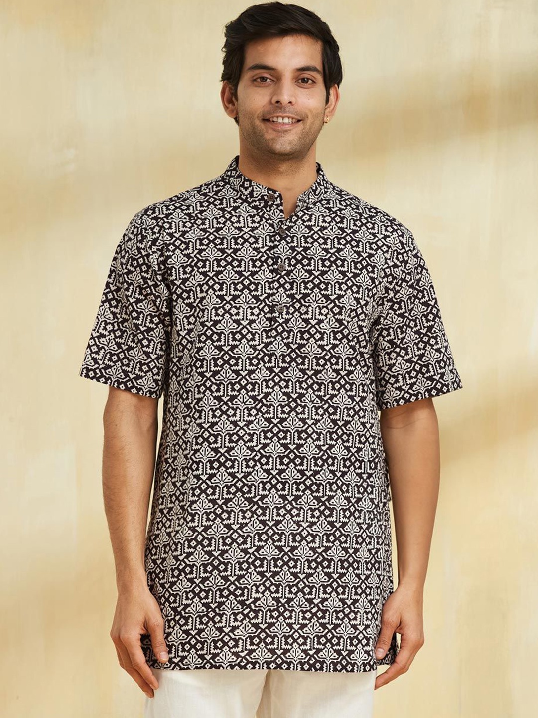

Fabindia Ethnic Motifs Bagh Printed Band Collar Cotton Short Kurta, Black