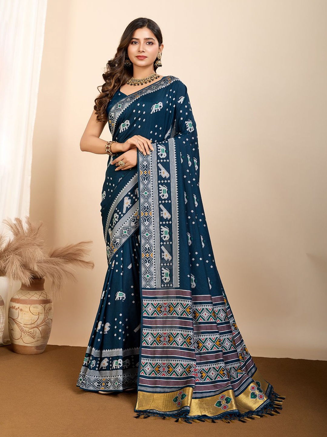 

HEER FASHION Ethnic Motifs Zari Silk Blend Saree, Blue