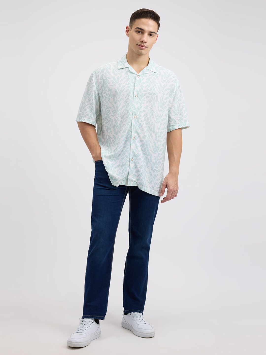 

Pepe Jeans Men Relaxed Fit Cuban Collar Floral Printed Casual Shirt, White