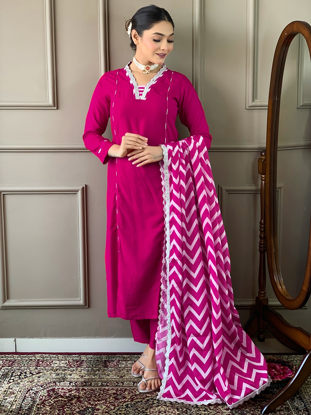 

JAPNAAM Embroidered Thread Work Kurta With Trousers & Dupatta, Pink