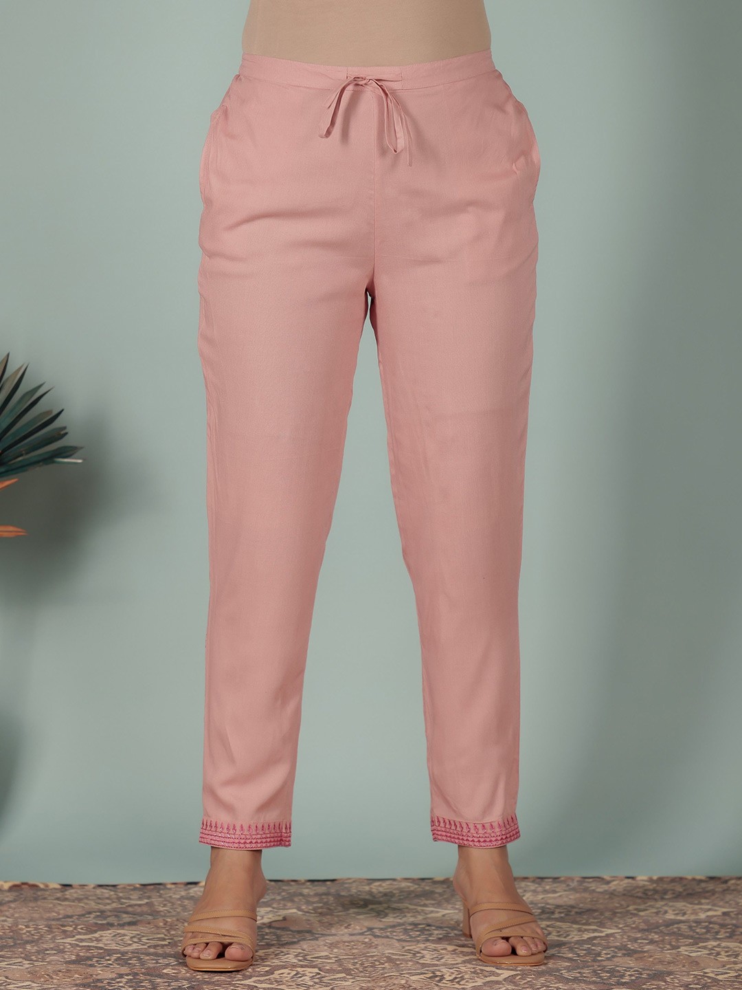 

Aramya Women Mid Rise Cigarette Trousers, Pink