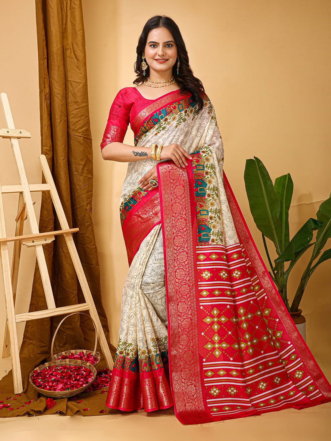 

HI FI NX Floral Zari Kanjeevaram Saree, Off white