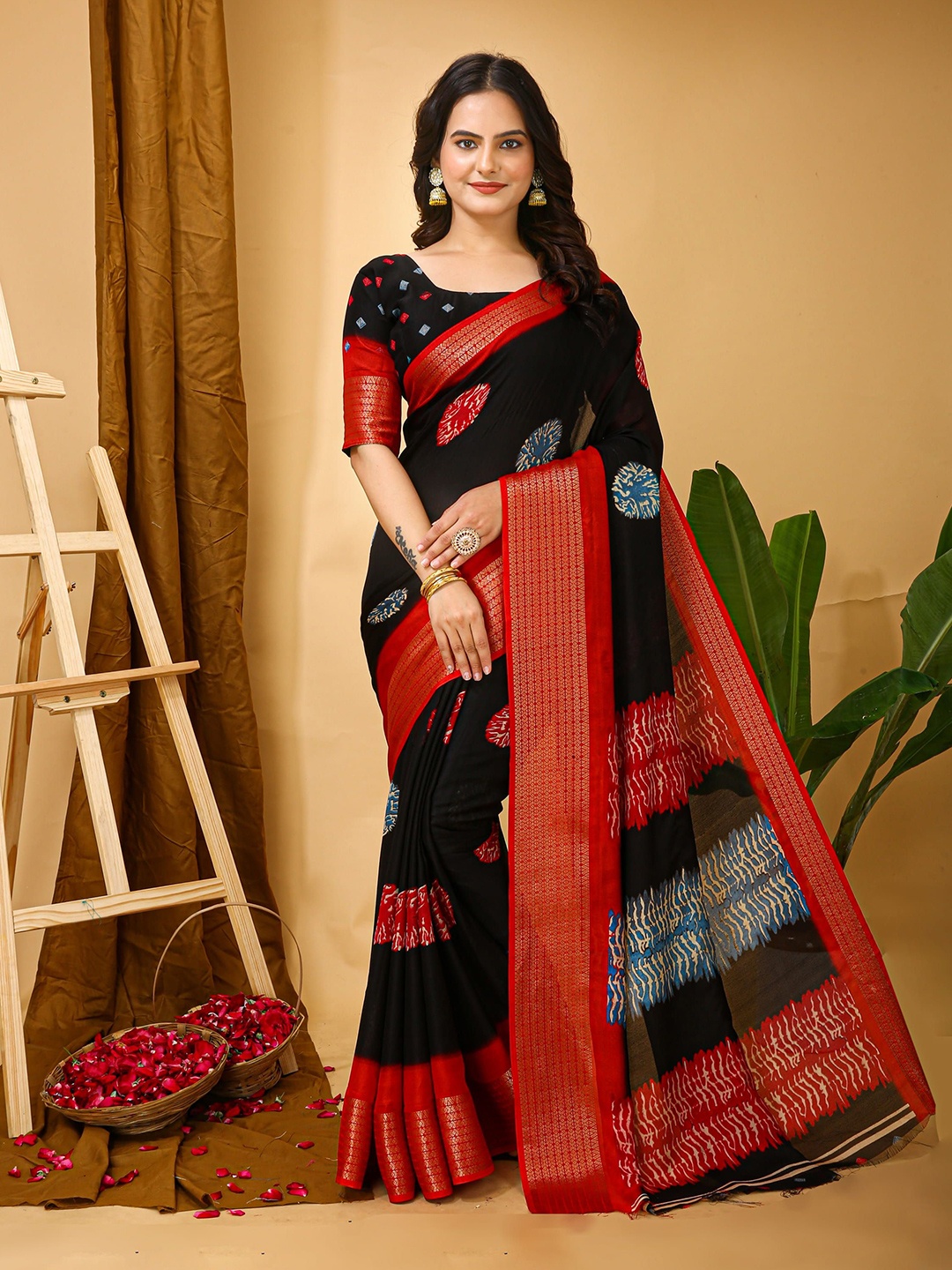 

HI FI NX Geometric Printed Banarasi Saree, Black