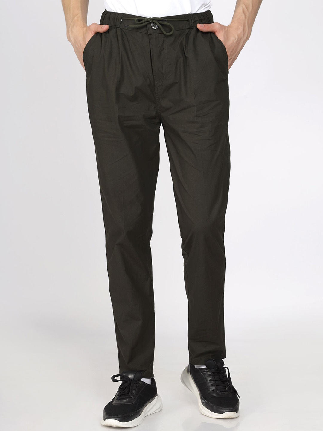 

TCI Men Relaxed Straight Leg Straight Fit Wrinkle Free Trousers, Black