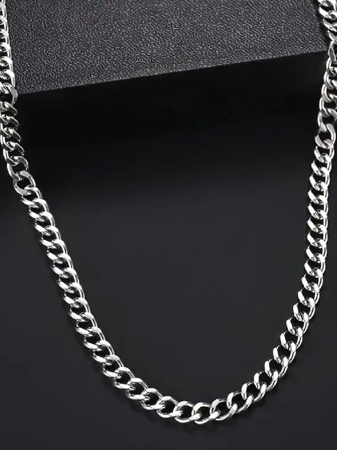 

RUHI COLLECTION Unisex Silver-Plated Chain