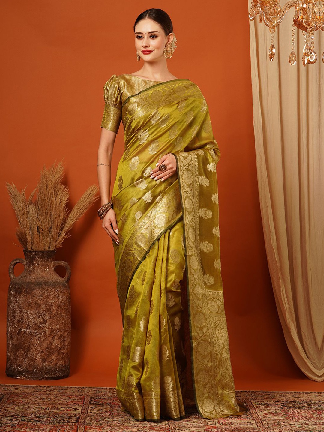 

DIVASTRI Woven Design Zari Pure Silk Kanjeevaram Saree, Yellow