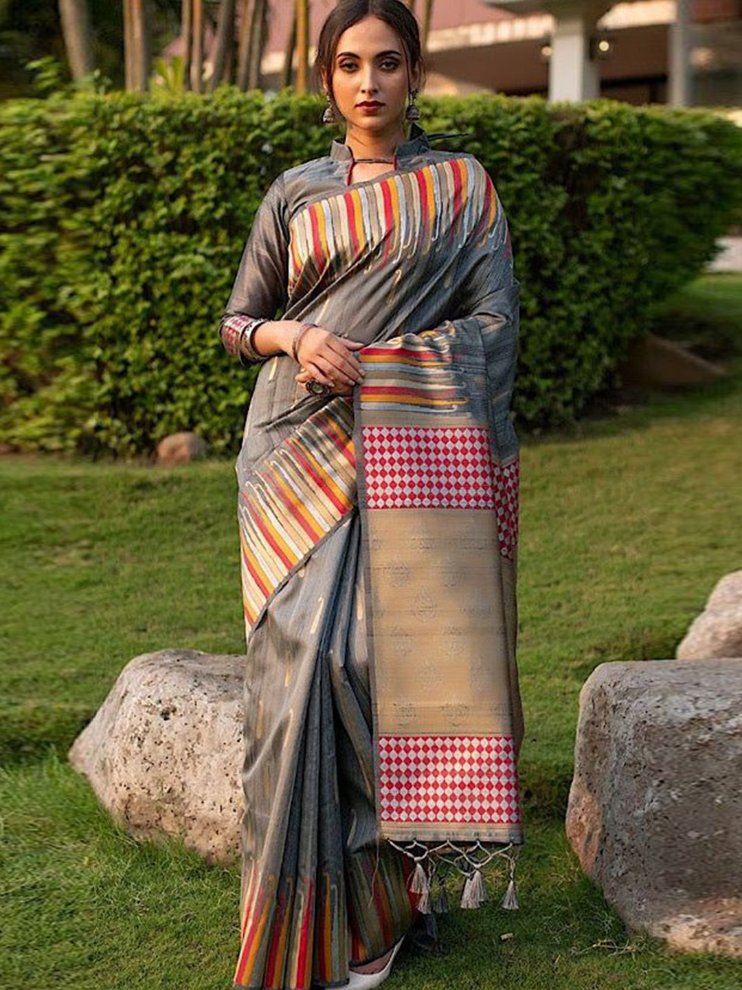 

RAJGRANTH Woven Design Banarasi Saree, Grey