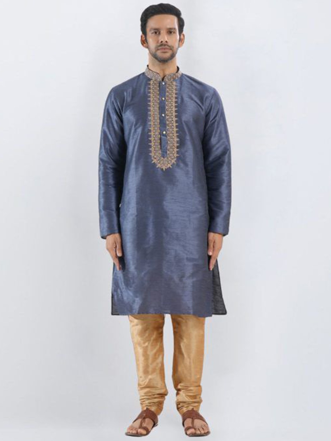 

SULAKSHACOUTUREZ Men Yoke Design Regular Thread Work Kurta with Churidar, Navy blue
