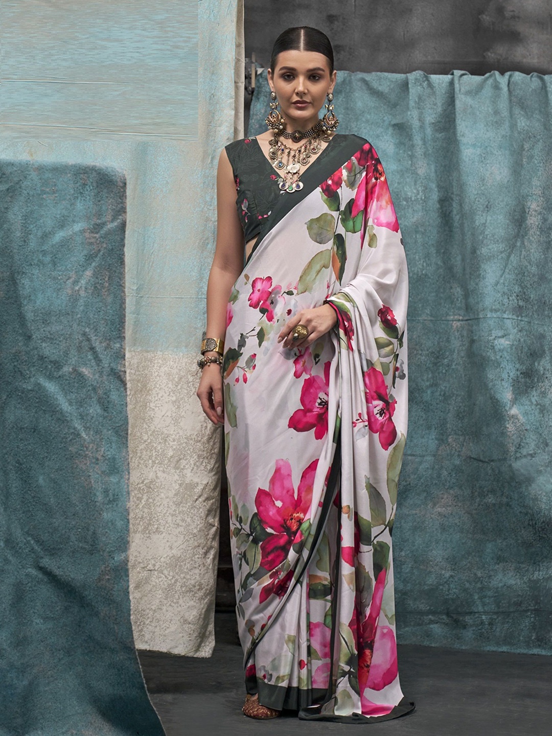 

MAHALASA Ethnic Motifs Satin Handloom Saree, White