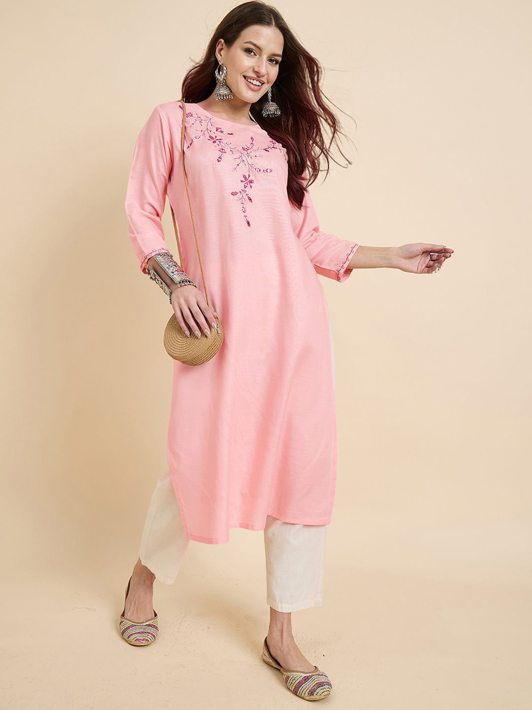 

Anouk Rustic Women Floral Embroidered Mirror Work Floral Kurta, Peach
