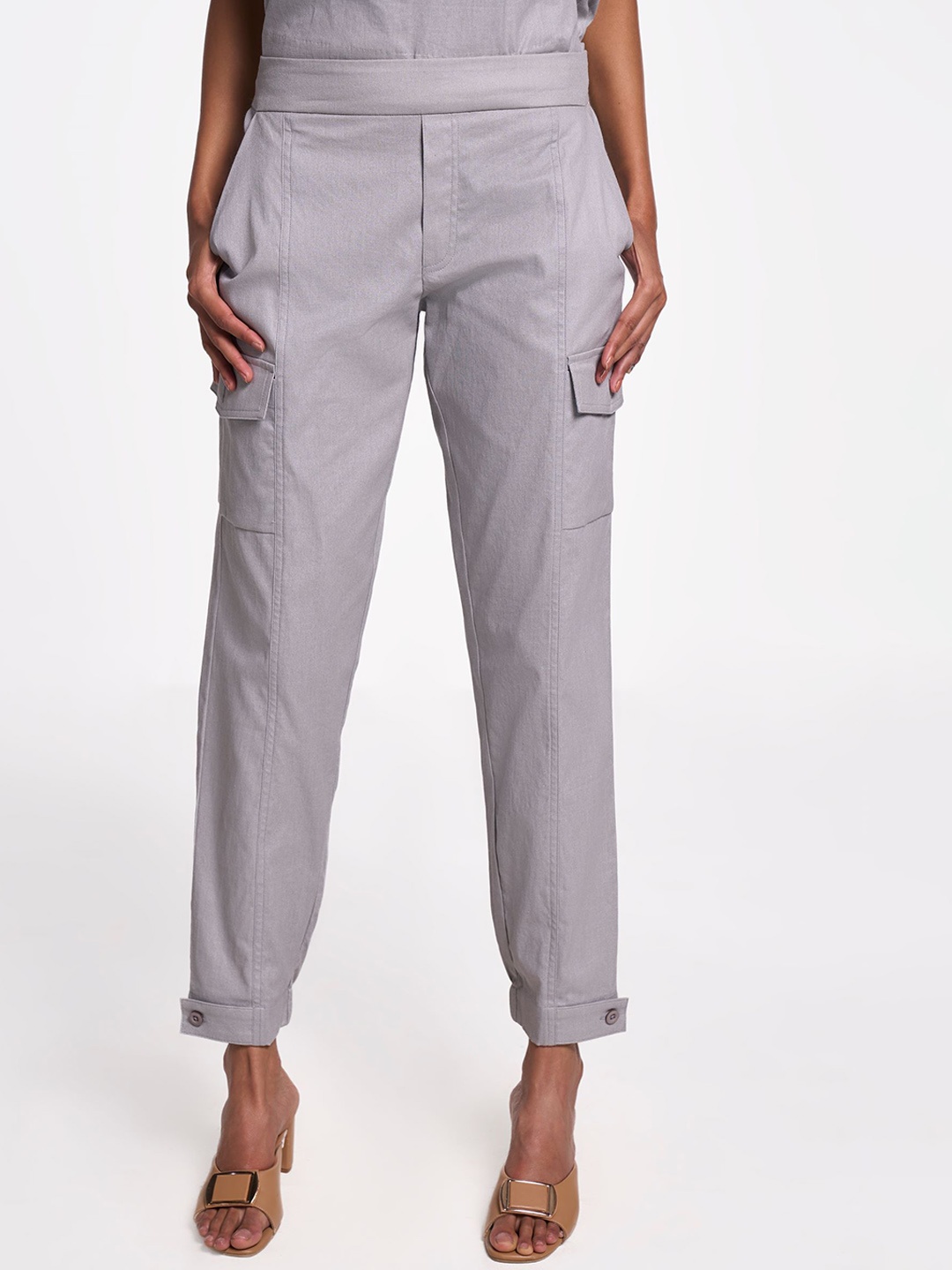 

Terra Luna Women Astrid Smart Relaxed Fit Mid-Rise Cotton Cargos, Grey