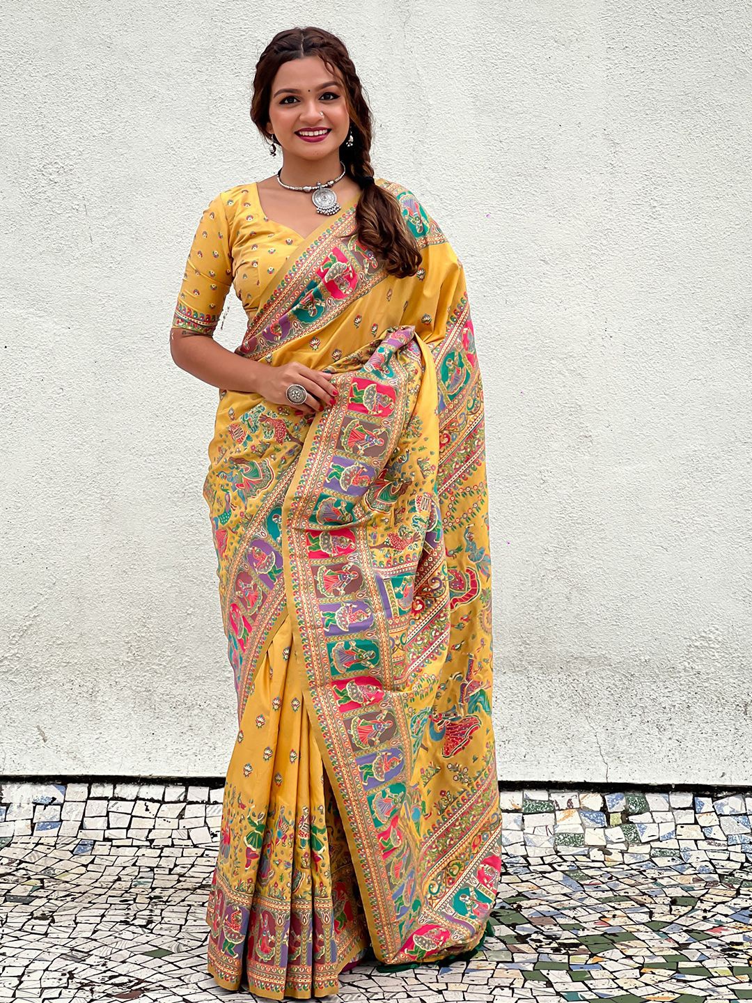 

DIVASTRI Woven Design Pashmina Saree, Yellow