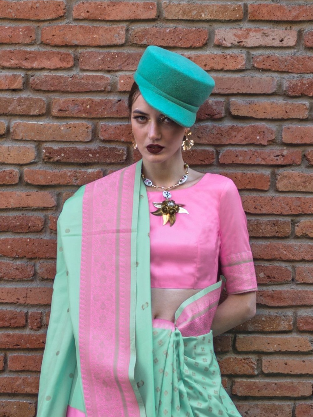

BLENDIFY Woven Design Zari Silk Blend Banarasi Saree, Teal