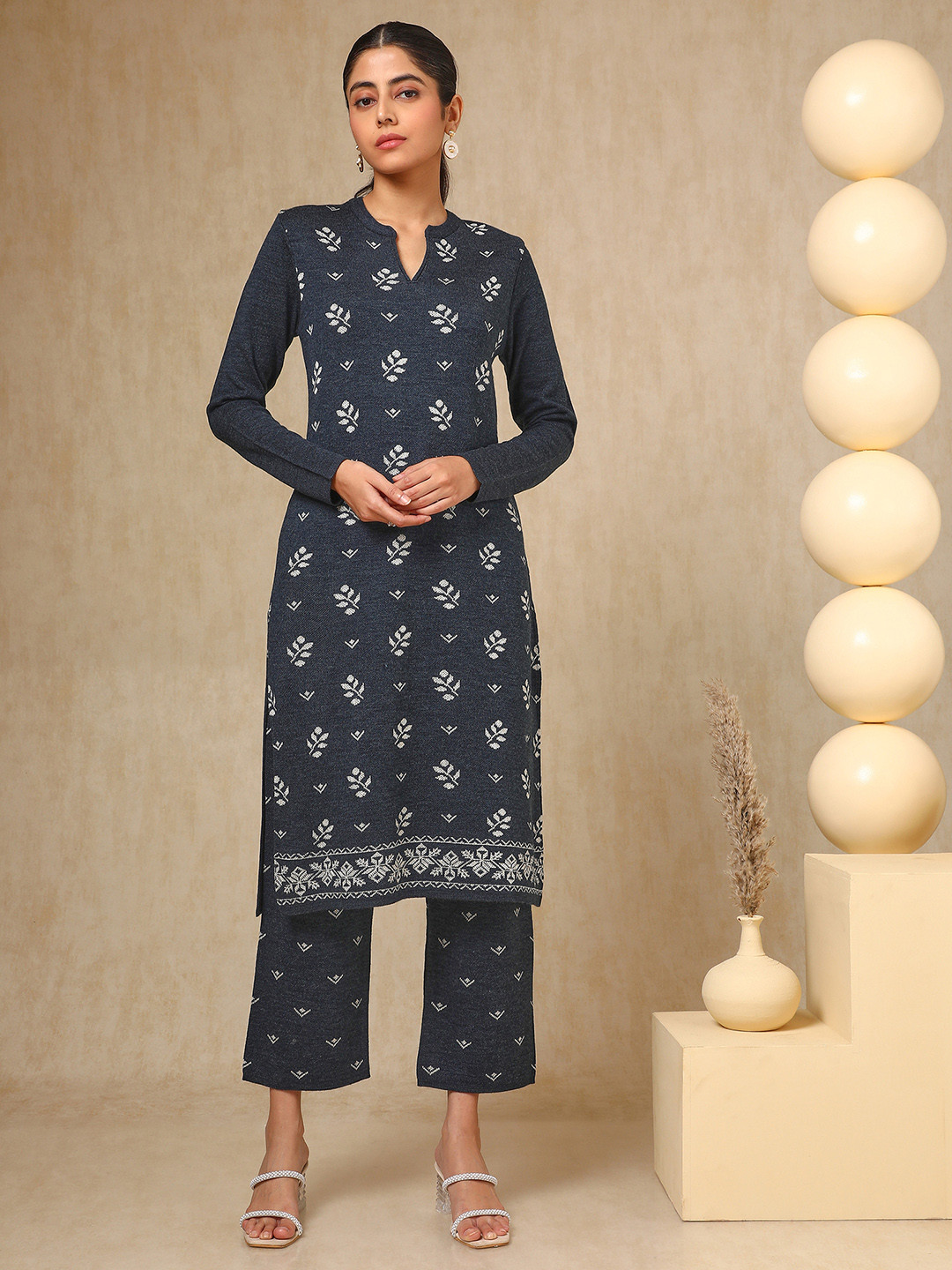 

Soch Women Floral Regular Kurta with Trousers, Navy blue