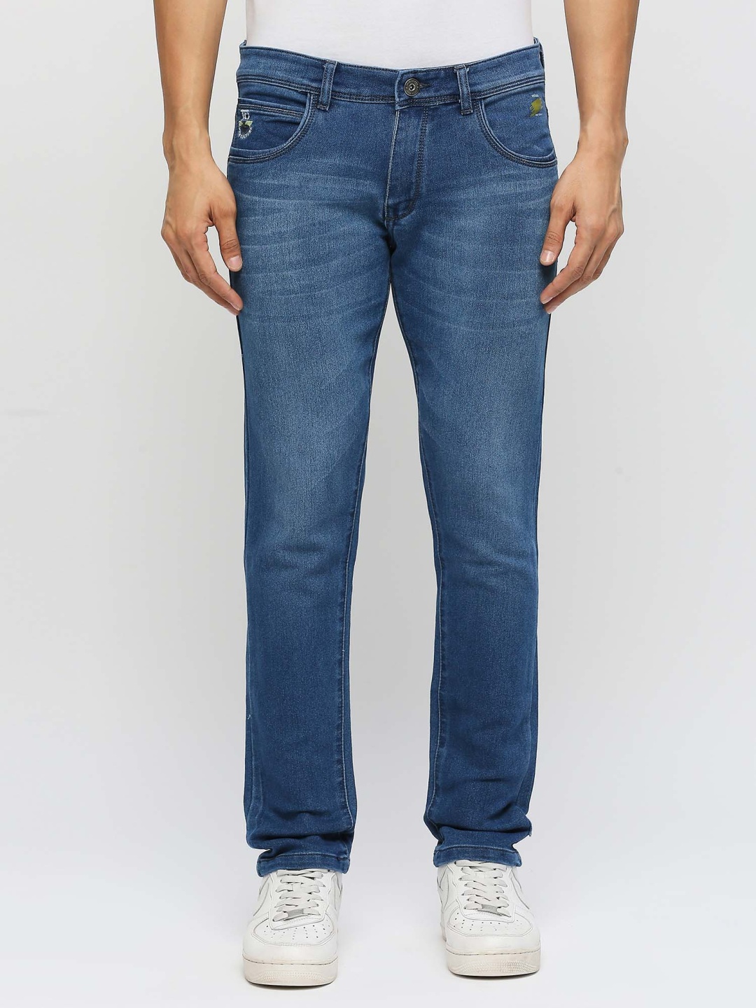 

TCI Men Slim Fit Light Fade Mid-Rise Cotton Jeans, Blue