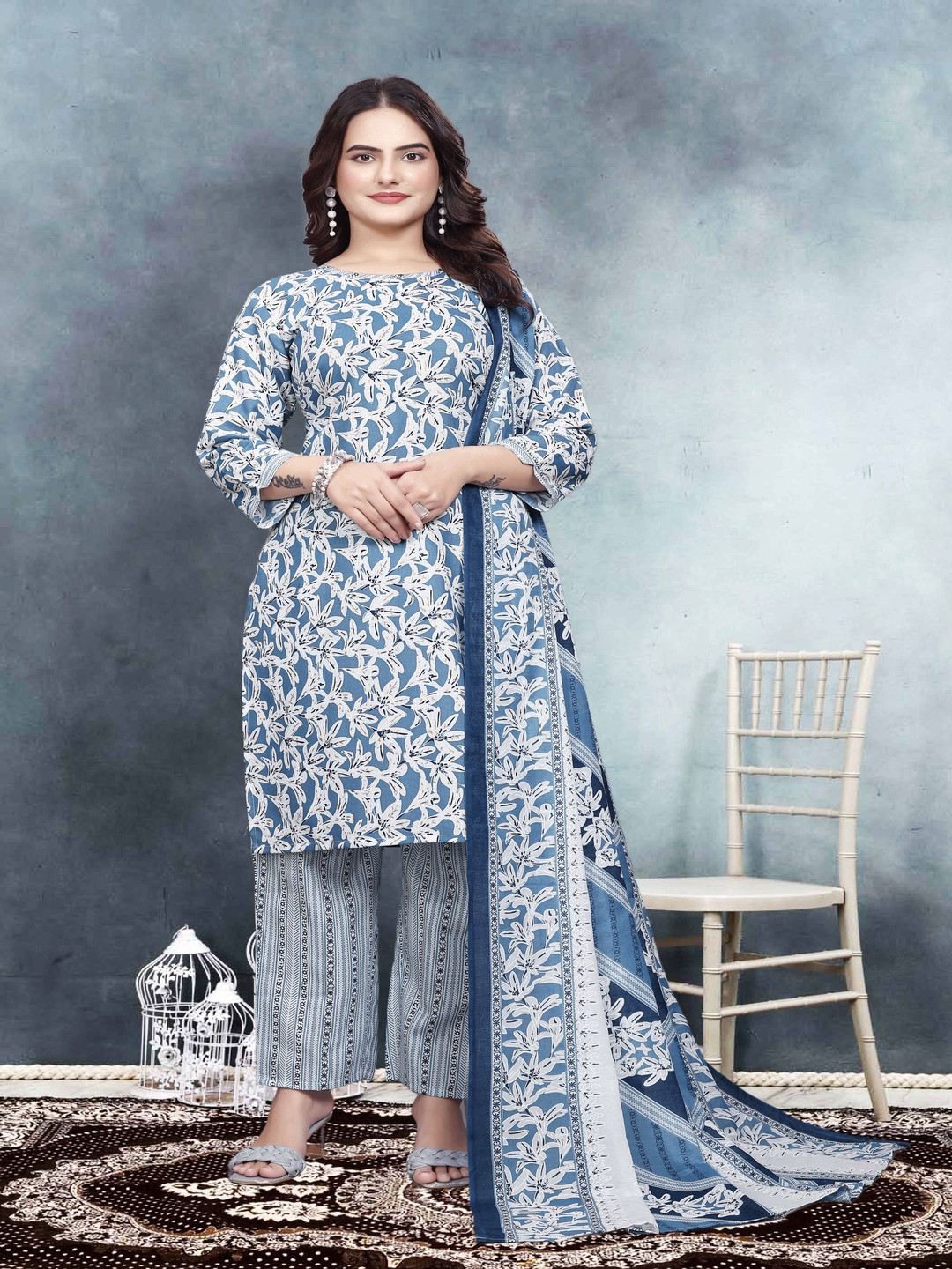

Rujave Floral Printed Round Neck Pure Cotton Kurta With Trousers & Dupatta, Turquoise blue