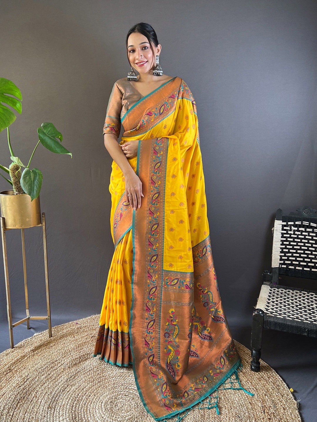 

DIVASTRI Ethnic Motifs Woven Design Zari Paithani Saree, Yellow