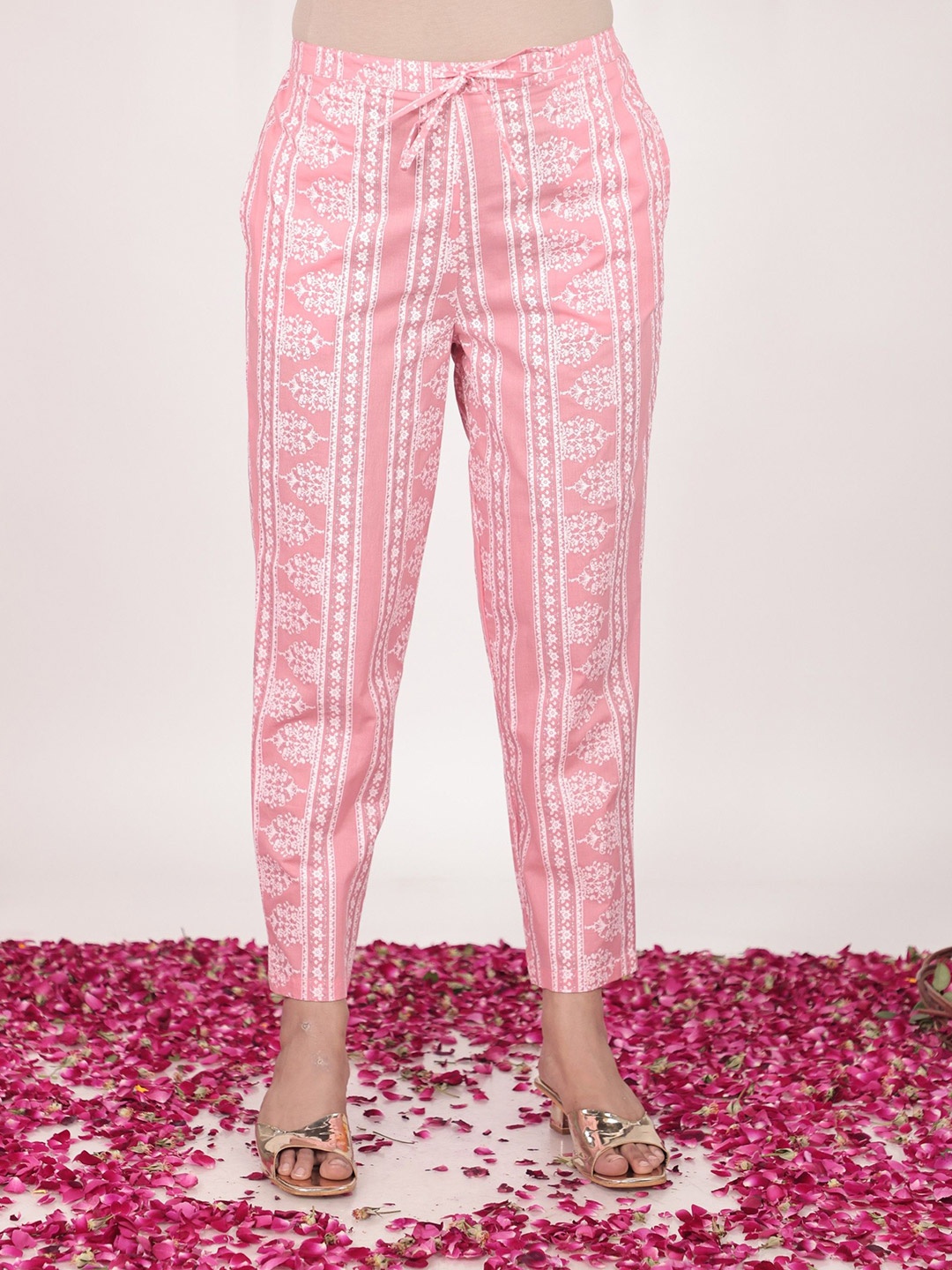 

Aramya Women Ethnic Motifs Printed Cotton Cigarette Trouser, Pink
