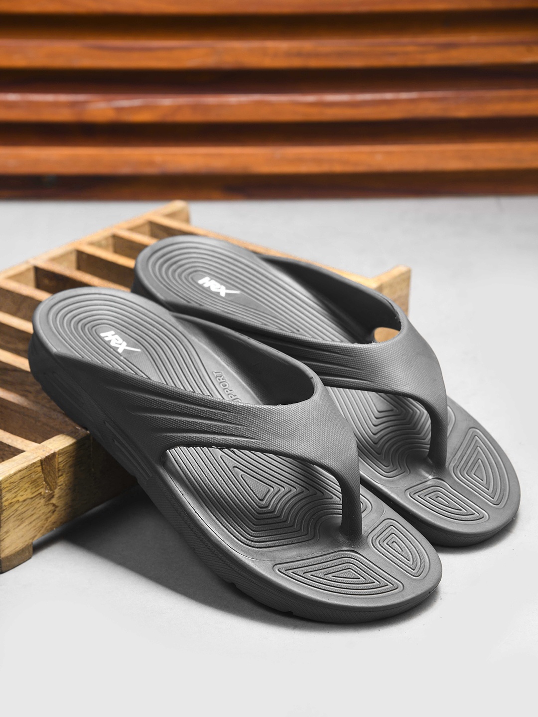 

HRX by Hrithik Roshan Men Rubber Thong Flip-Flops, Grey