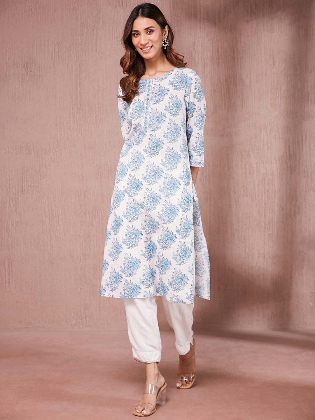 

Fabindia Floral Printed Round Neck Pure Cotton Straight Kurta, White
