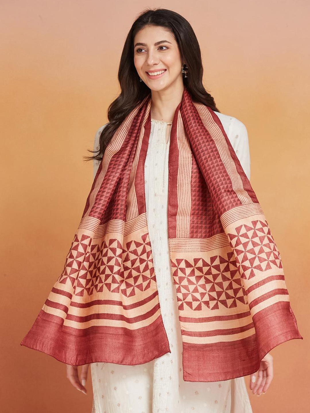 

Fabindia Women Geometric Printed Silk Stole, Maroon