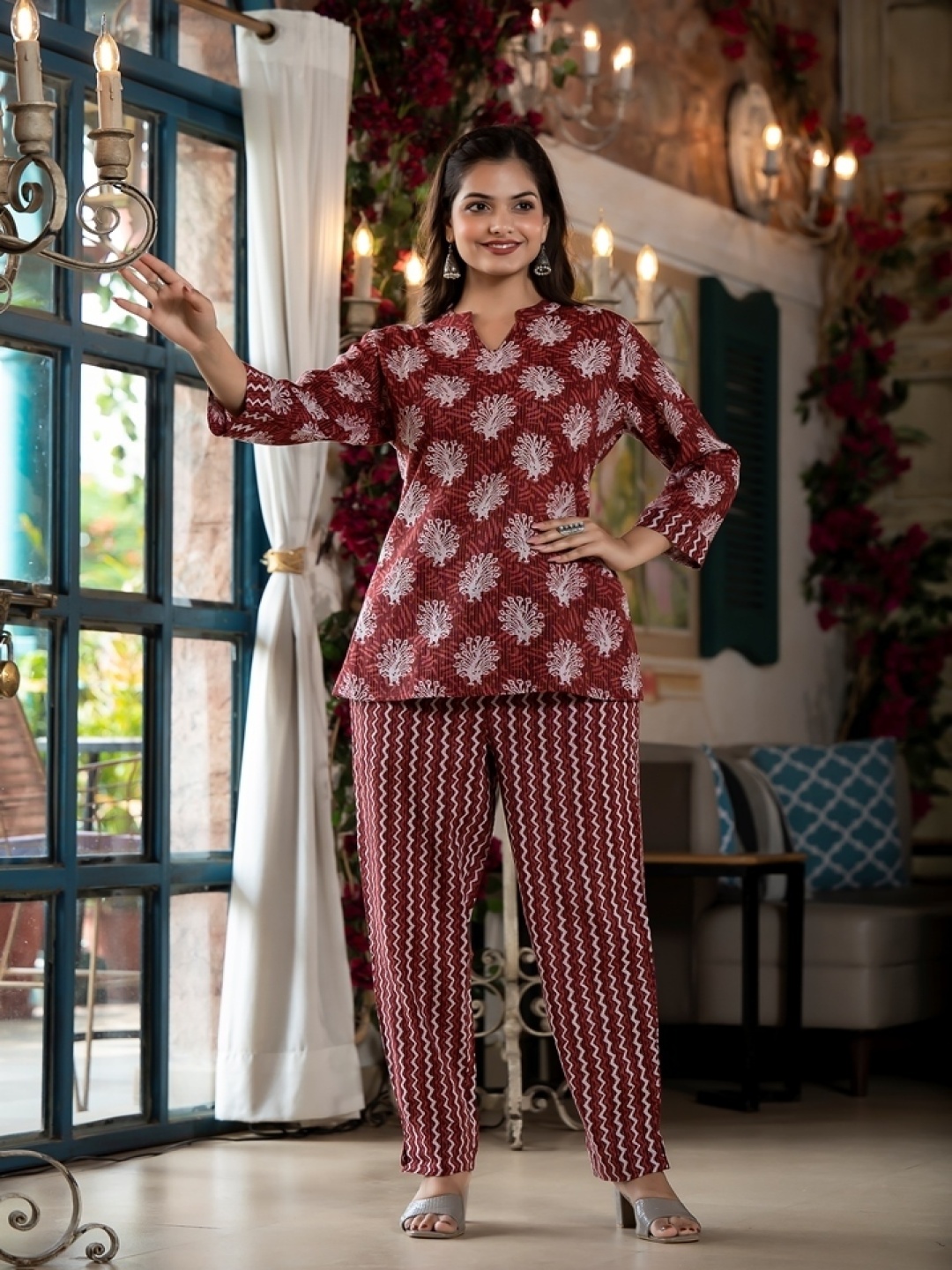 

Dreambe Women Floral Printed Pure Cotton Night suit, Maroon